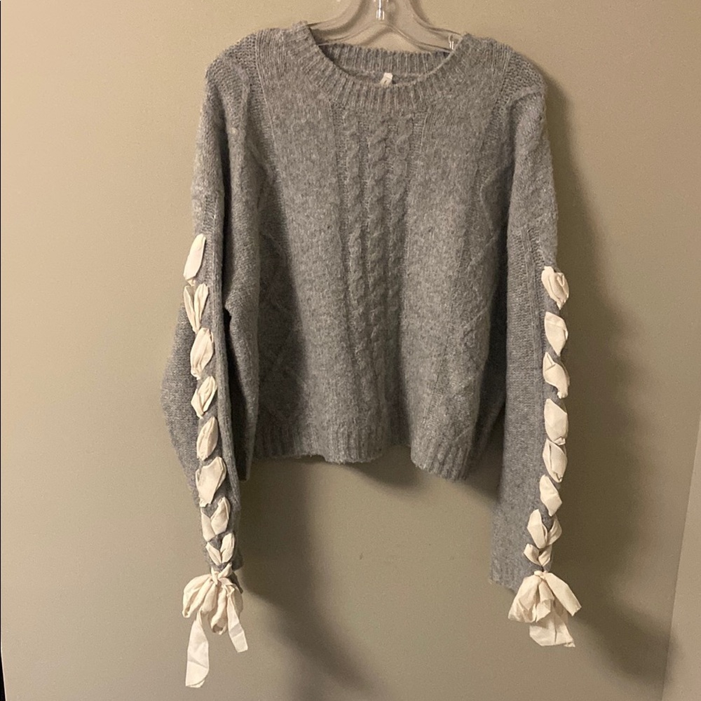 Gray Cable Knit Sweater with Cream Tie Details